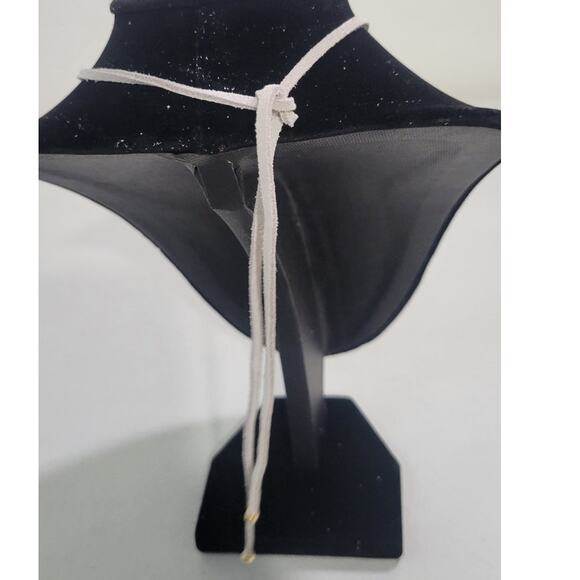 Serefina Anthropologie Necklace Floral Pendant Adjustable Yie Necklace NWOT Boho - Picture 3 of 4